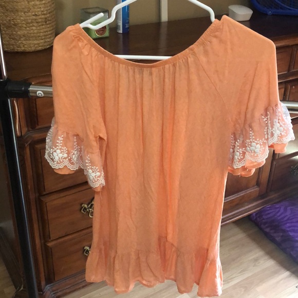 Adorable summer blouse! - Picture 2 of 2